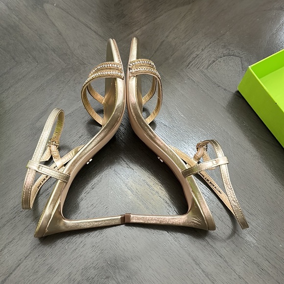 Sam Edelman Daisie Sandals Molten Gold - Picture 8 of 15